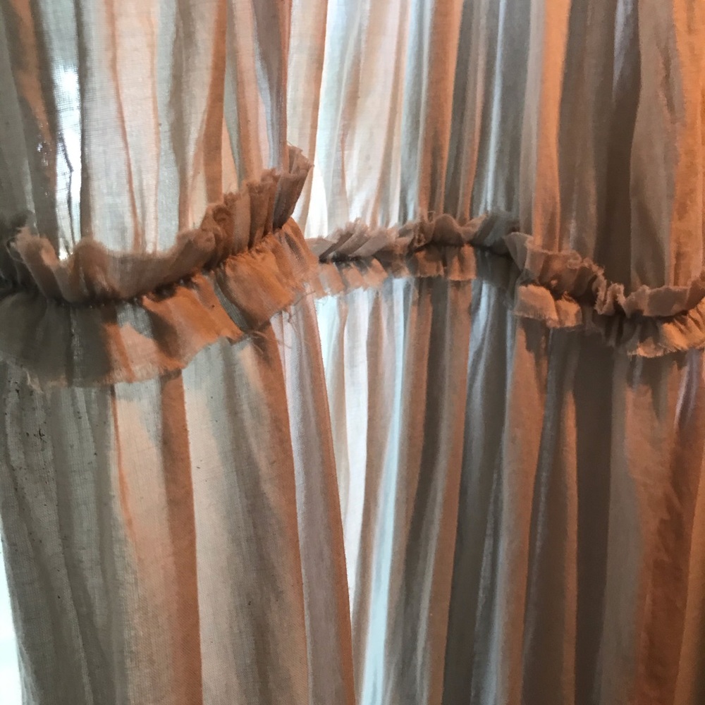 Ruffled light grey Anthropologie curtain - Picture 4 of 8